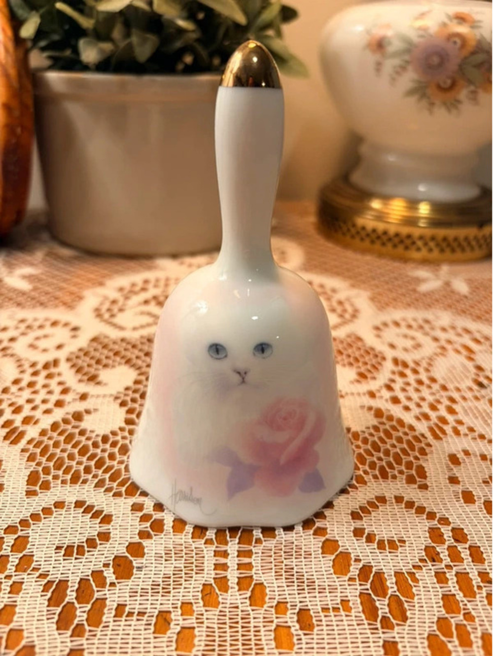Vintage Otagiri Bob Harrison White Cat Bell Pink Rose Japan 5.25”
